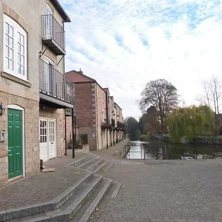 14b Canal Wharf Holiday home