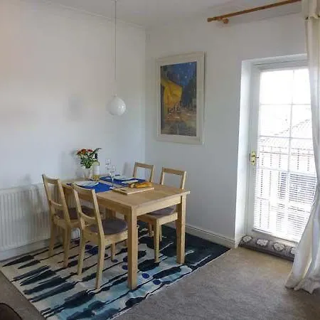 14b Canal Wharf *